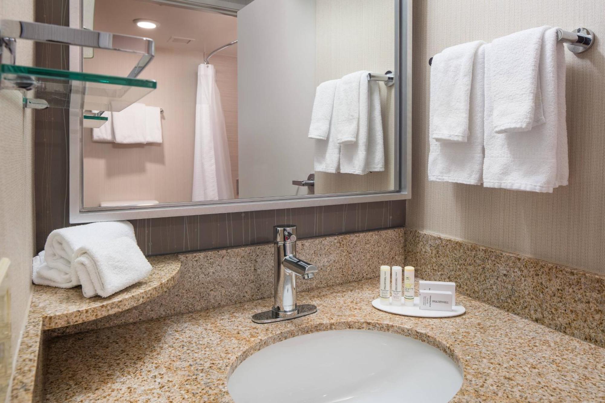 Courtyard By Marriott Berkeley 3*
